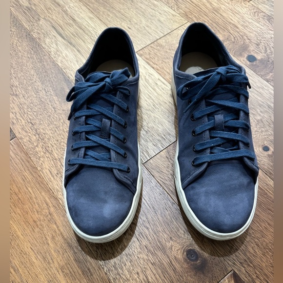 Vince Designer Sneakers - Picture 3 of 8